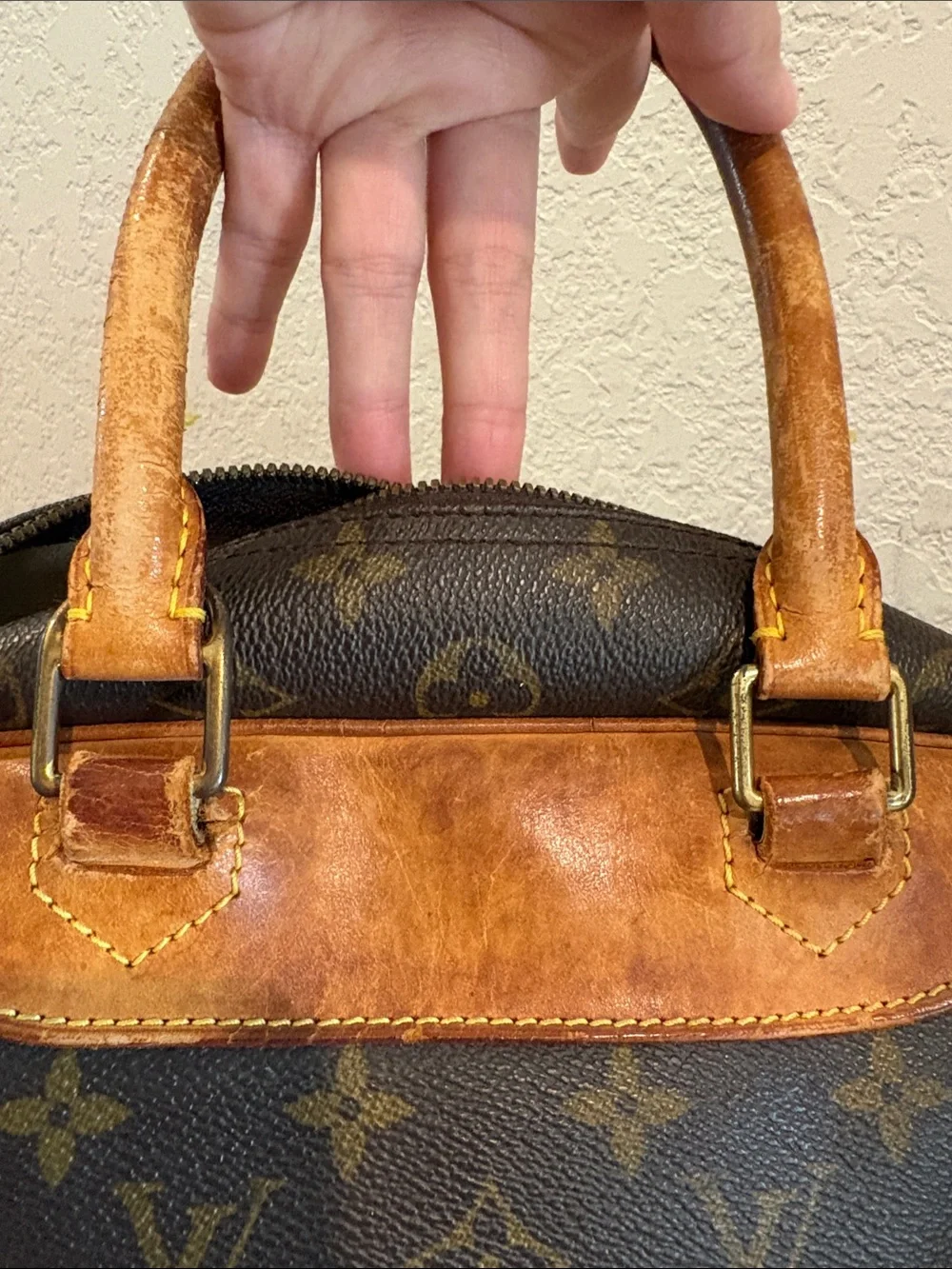 Sold LOUIS VUITTON VI0948 Monogram Deauville Handbag - Picture 15 of 16